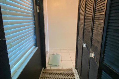 Condo in Pompano Beach, Florida, 3 bedrooms  № 1925459 - photo 15