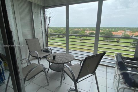 Condo in Pompano Beach, Florida, 3 bedrooms  № 1925459 - photo 2