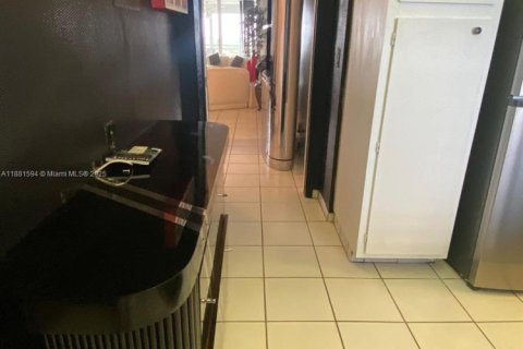 Condo in Pompano Beach, Florida, 3 bedrooms  № 1925459 - photo 8