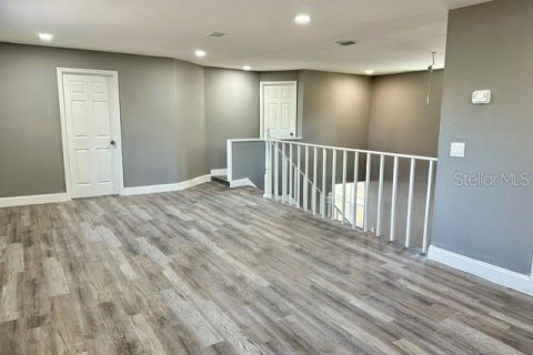 House in Orlando, Florida 4 bedrooms, 347.83 sq.m. № 1543403 - photo 18