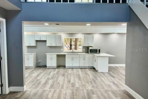 House in Orlando, Florida 4 bedrooms, 347.83 sq.m. № 1543403 - photo 7