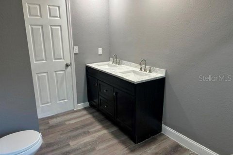 House in Orlando, Florida 4 bedrooms, 347.83 sq.m. № 1543403 - photo 21