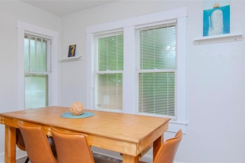 Commercial property in Clearwater, Florida 4 bedrooms, 132.2 sq.m. № 2101794 - photo 9