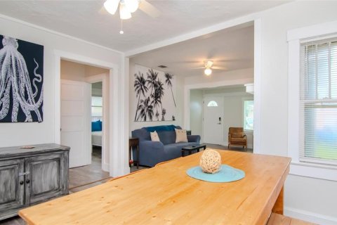 Commercial property in Clearwater, Florida 4 bedrooms, 132.2 sq.m. № 2101794 - photo 10