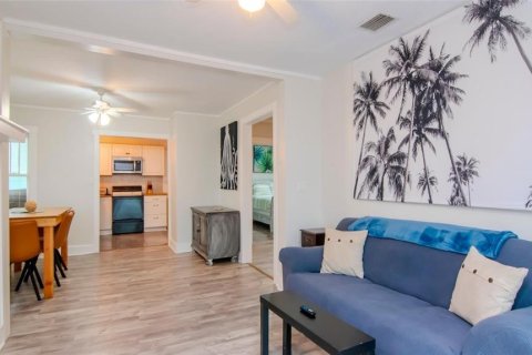 Commercial property in Clearwater, Florida 4 bedrooms, 132.2 sq.m. № 2101794 - photo 7