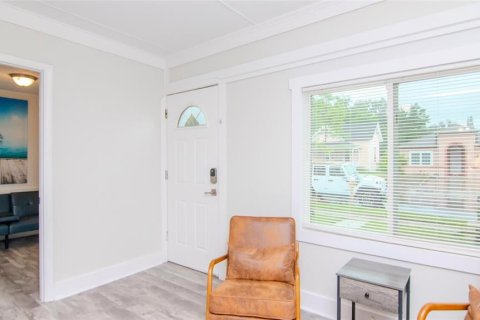 Commercial property in Clearwater, Florida 4 bedrooms, 132.2 sq.m. № 2101794 - photo 2
