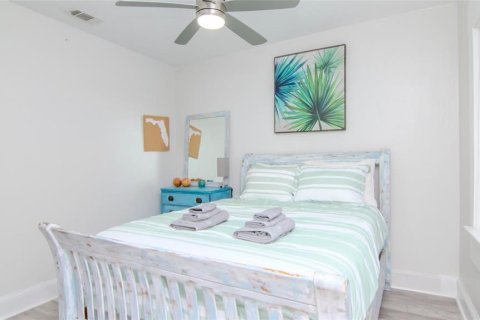 Commercial property in Clearwater, Florida 4 bedrooms, 132.2 sq.m. № 2101794 - photo 20