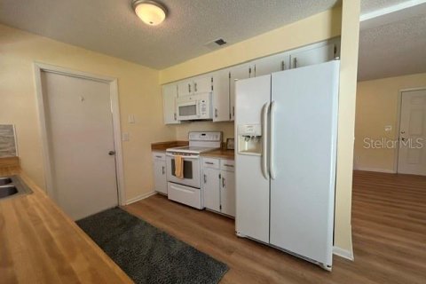House in Palm Coast, Florida 2 bedrooms, 96.71 sq.m. № 2380960 - photo 4