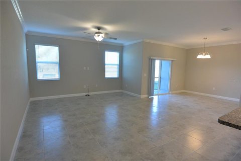 Townhouse in Lutz, Florida 3 bedrooms, 215.44 sq.m. № 1906473 - photo 3