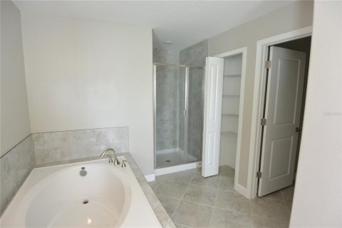 Townhouse in Lutz, Florida 3 bedrooms, 215.44 sq.m. № 1906473 - photo 18