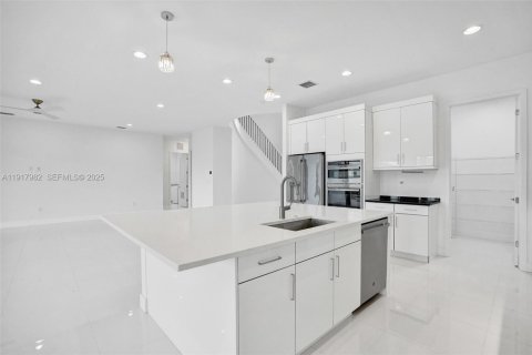 Снять в аренду виллу или дом в Бока-Ратон, Флорида 5 спален, 458.19м2, № 2034150 - фото 25