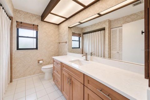 House in Sarasota, Florida 3 bedrooms, 197.7 sq.m. № 2393422 - photo 21