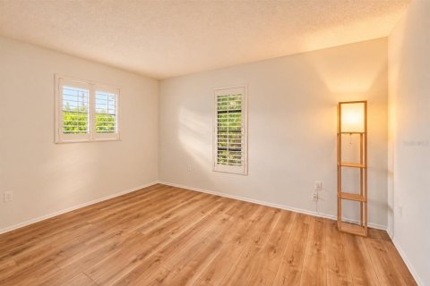 House in Sarasota, Florida 3 bedrooms, 197.7 sq.m. № 2393422 - photo 15