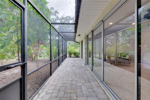 House in Sarasota, Florida 3 bedrooms, 197.7 sq.m. № 2393422 - photo 25