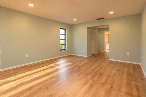 House in Sarasota, Florida 3 bedrooms, 197.7 sq.m. № 2393422 - photo 10