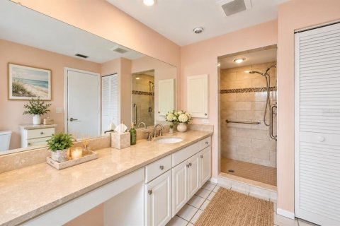 House in Sarasota, Florida 3 bedrooms, 197.7 sq.m. № 2393422 - photo 12