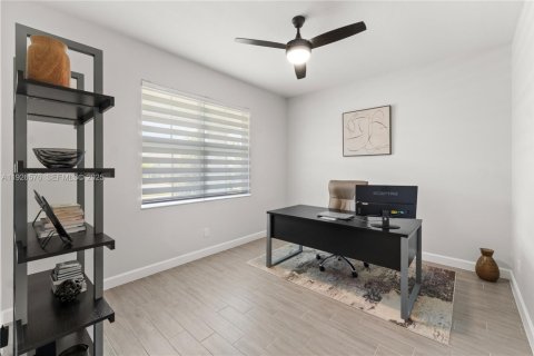 Купить виллу или дом в Локсахатчи-Гроувс, Флорида 5 спален, 309.55м2, № 1987924 - фото 18