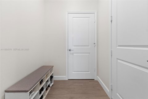 Купить виллу или дом в Локсахатчи-Гроувс, Флорида 5 спален, 309.55м2, № 1987924 - фото 15