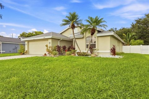 Villa ou maison à vendre à Bradenton, Floride: 3 chambres, 165.37 m2 № 2404728 - photo 9