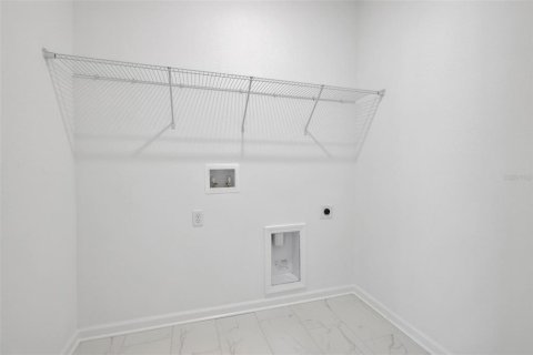House in Palm Coast, Florida 4 bedrooms, 231.61 sq.m. № 2114810 - photo 11