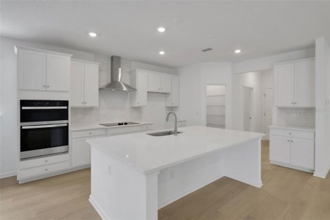 House in Palm Coast, Florida 4 bedrooms, 231.61 sq.m. № 2114810 - photo 17