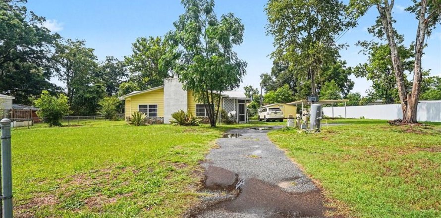 House in Summerfield, Florida 3 bedrooms, 168.25 sq.m. № 2198367