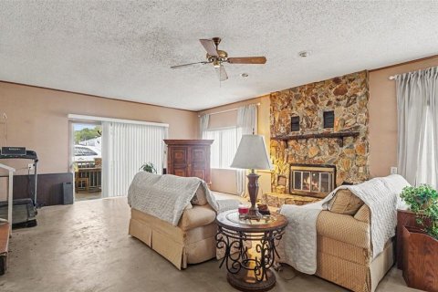House in Summerfield, Florida 3 bedrooms, 168.25 sq.m. № 2198367 - photo 6