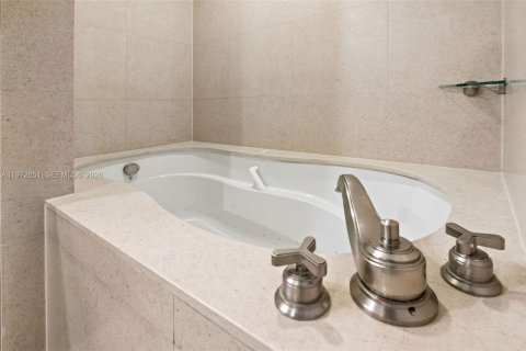 Copropriété à louer à Miami Beach, Floride: 1 chambre, 88.26 m2 № 2032936 - photo 23