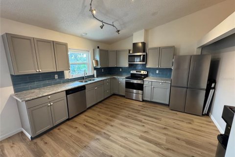 Casa en alquiler en Venice, Florida, 3 dormitorios, 135.36 m2 № 1831408 - foto 4