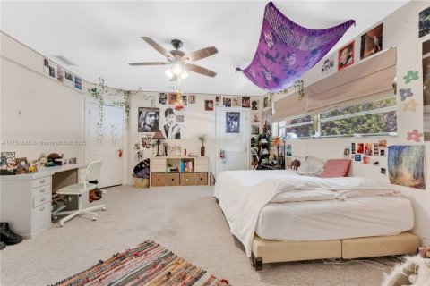 House in Coral Gables, Florida 4 bedrooms, 249.35 sq.m. № 1728621 - photo 20
