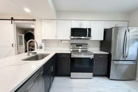 Copropriété à louer à Orlando, Floride: 2 chambres, 84.91 m2 № 2399241 - photo 2