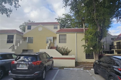 Condo à Miami, Floride, 3 chambres  № 2060345