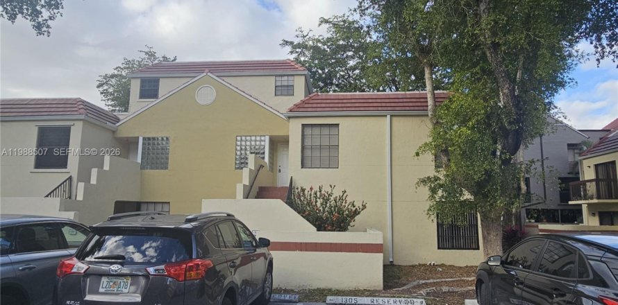 Condo à Miami, Floride, 3 chambres  № 2060345
