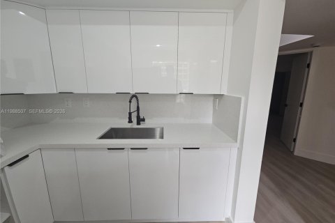 Copropriété à louer à Miami, Floride: 3 chambres, 102.38 m2 № 2060345 - photo 2
