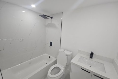 Copropriété à louer à Miami, Floride: 3 chambres, 102.38 m2 № 2060345 - photo 13