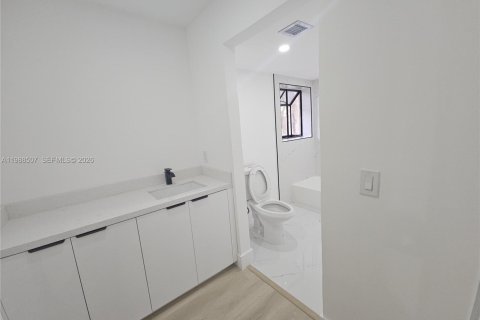 Copropriété à louer à Miami, Floride: 3 chambres, 102.38 m2 № 2060345 - photo 6