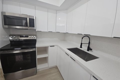 Copropriété à louer à Miami, Floride: 3 chambres, 102.38 m2 № 2060345 - photo 3