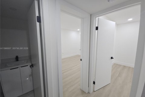 Copropriété à louer à Miami, Floride: 3 chambres, 102.38 m2 № 2060345 - photo 12
