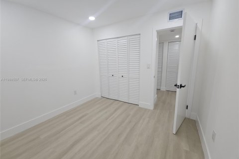 Copropriété à louer à Miami, Floride: 3 chambres, 102.38 m2 № 2060345 - photo 17