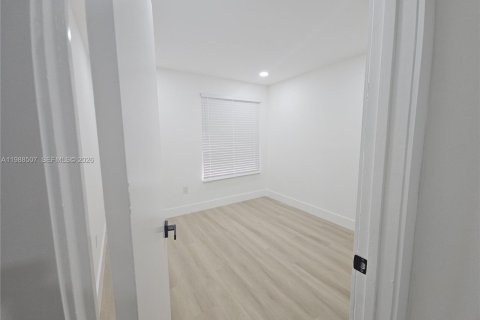 Copropriété à louer à Miami, Floride: 3 chambres, 102.38 m2 № 2060345 - photo 16