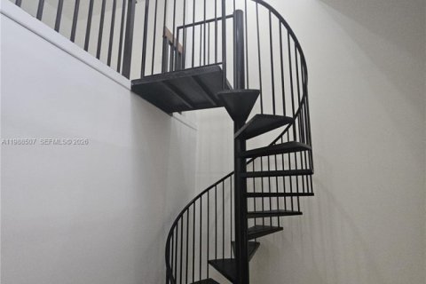 Copropriété à louer à Miami, Floride: 3 chambres, 102.38 m2 № 2060345 - photo 18