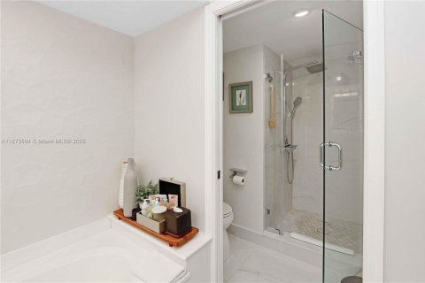 Condo in Aventura, Florida, 2 bedrooms  № 1926880 - photo 14