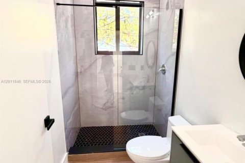 House in Miami, Florida 3 bedrooms № 2074894 - photo 14