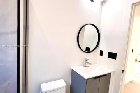 House in Miami, Florida 3 bedrooms № 2074894 - photo 17