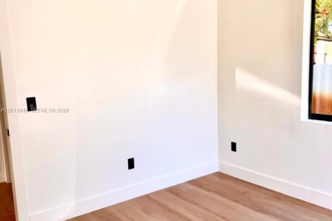 House in Miami, Florida 3 bedrooms № 2074894 - photo 7