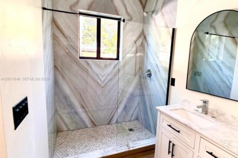 House in Miami, Florida 3 bedrooms № 2074894 - photo 18