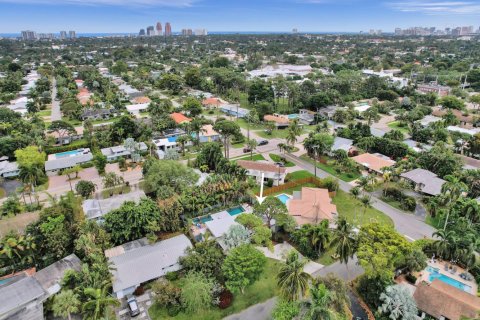 House in Wilton Manors, Florida 3 bedrooms, 158.21 sq.m. № 1077122 - photo 1
