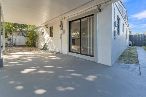 Casa en alquiler en Oakland Park, Florida, 3 dormitorios, 116.13 m2 № 1995211 - foto 28