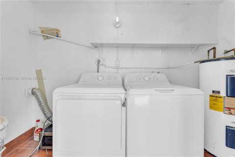 Casa en alquiler en Oakland Park, Florida, 3 dormitorios, 116.13 m2 № 1995211 - foto 27