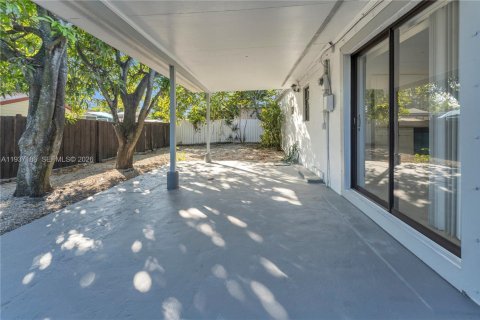 Casa en alquiler en Oakland Park, Florida, 3 dormitorios, 116.13 m2 № 1995211 - foto 29